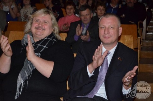 ФОТОРЕПОРТАЖ: Экс-солисту «Песняров» Валерию Скорожонку на шоу в вилейском колледже зал аплодировал стоя