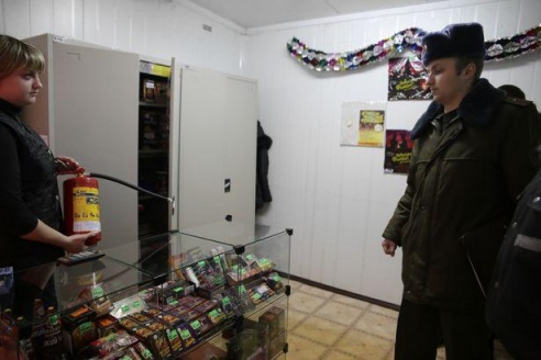 Барановичский ГРОЧС совершил рейд по местам продажи пиротехники