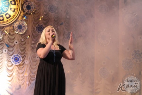 Юмористическое шоу «Ирония судьбы, или С легким паром» прошло в Вилейке с аншлагом (ФОТО)