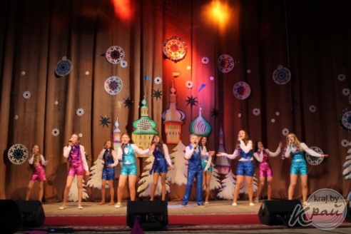 Юмористическое шоу «Ирония судьбы, или С легким паром» прошло в Вилейке с аншлагом (ФОТО)