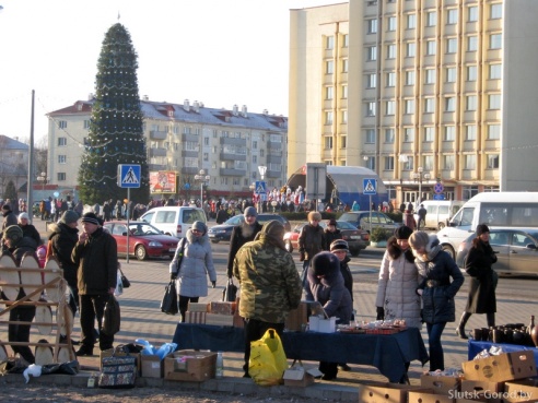 Шествие Дедов морозов 2014 в Слуцке и праздничный концерт. Фото