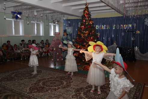 В Кобринском детском доме состоялся новогодний утренник
