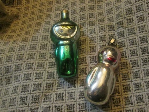 Жители Барановичей украшают елки имбирными пряниками, раритетными игрушками и фигурками из дерева