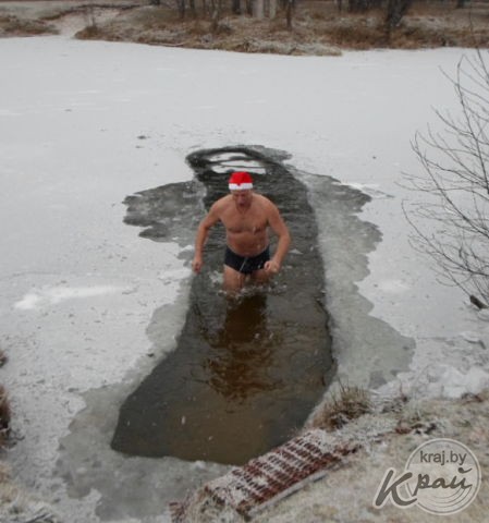 Как директор Вилейского государственного колледжа занимается моржеванием (ФОТО)