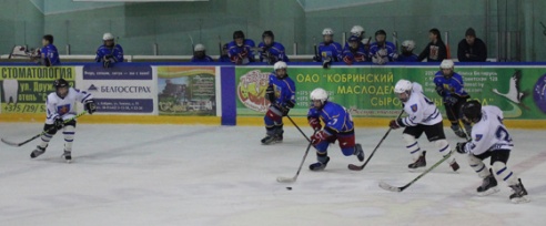 В Кобринской ледовой арене состоялся Рождественский турнир по хоккею с шайбой