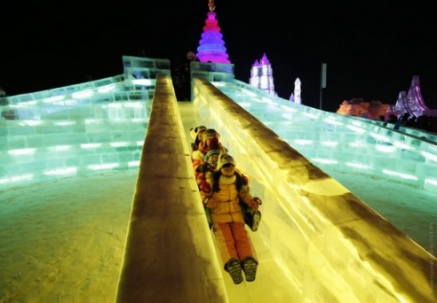 Ледяные города и скульптуры при -40°С – в Китае проходит фестиваль льда и снега