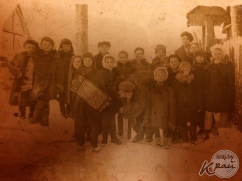 Минчанин ищет семью поляков из Вилейки, изображенную на фотографии, сделанной в 1942 году (ФОТО)