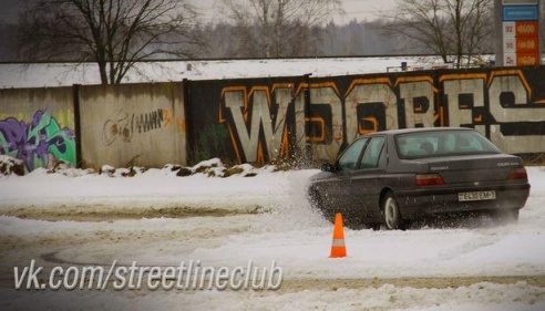Барановичский автоклуб Street Line провел тренировку по зимнему вождению