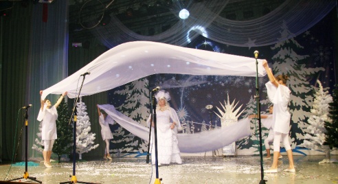 «Снежная каралева» захапіла дзяцей і дарослых (+ ФОТА)