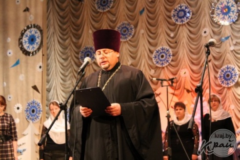 На концерте «Свет Рождества Христова» в Вилейке зажгли свечу памяти в честь протоиерея Симеона Матюха (ФОТО)