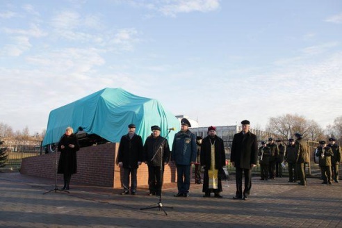 В Барановичах торжественно открыли памятный знак «Пожарный автомобиль»