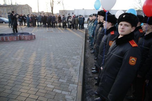 В Барановичах торжественно открыли памятный знак «Пожарный автомобиль»