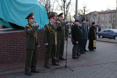 В Барановичах торжественно открыли памятный знак «Пожарный автомобиль»