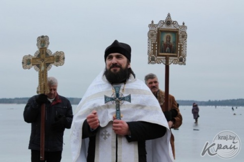 ФОТОРЕПОРТАЖ: Вилейчане окунулись в прорубь на Вилейском водохранилище