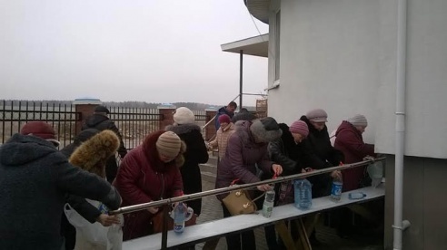 В Жодино освящают воду и купаются в Плисе. Фото