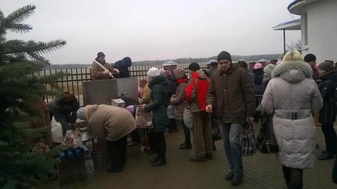 В Жодино освящают воду и купаются в Плисе. Фото