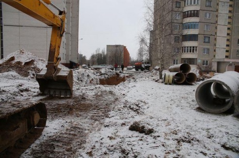 Работы по ликвидации аварии на канализационном коллекторе еще не закончены
