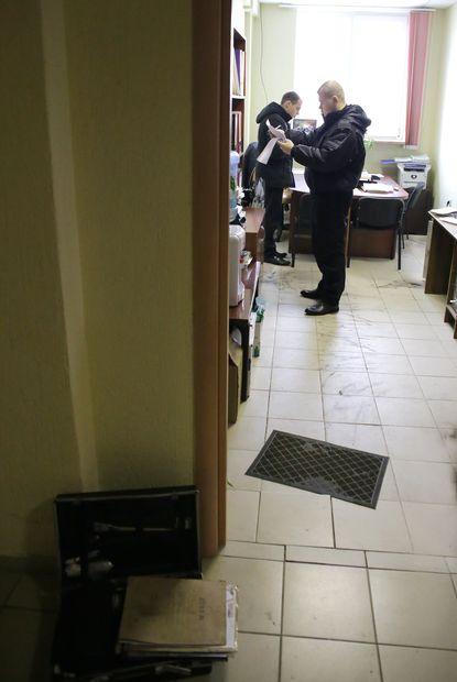 В Барановичах взломали больше 10 офисных помещений, среди похищенного водка и конфеты