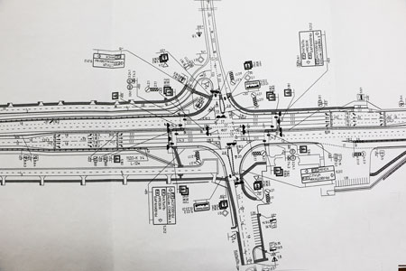 Реконструкция трассы Р-23: ширина 23 метра, наземные переходы, двухуровневая развязка