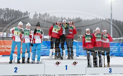 Команда Беларуси победила в эстафете девушек на Чемпионате мира-2015 по биатлону среди юниоров (ФОТО)