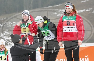 Команда Беларуси победила в эстафете девушек на Чемпионате мира-2015 по биатлону среди юниоров (ФОТО)