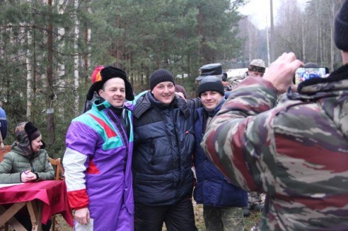 В Барановичах рыбаки соревновались в ловле рыбы на мормышку