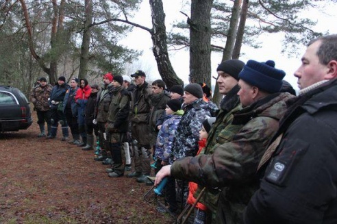 В Барановичах рыбаки соревновались в ловле рыбы на мормышку