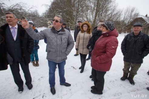 Жители деревни Жары Вилейского района вступились за яблоневый сад (ФОТО)