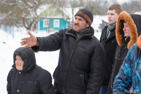 Жители деревни Жары Вилейского района вступились за яблоневый сад (ФОТО)
