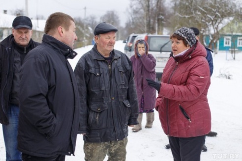 Жители деревни Жары Вилейского района вступились за яблоневый сад (ФОТО)