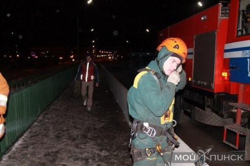 ЧП на одной из колонн старого моста, через реку Пина