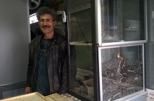 Владелец шиномонтажа в Жодино коллекционирует то, чем его клиенты протыкают колеса