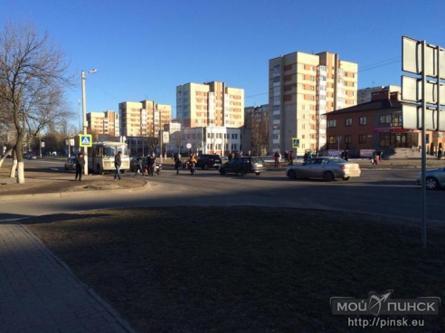 ДТП на пешеходном переходе у магазина «Алми» (добавлено видео)