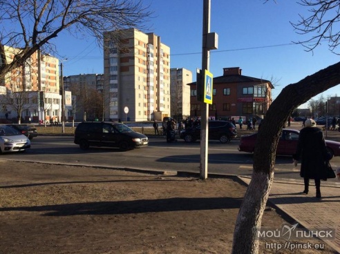 ДТП на пешеходном переходе у магазина «Алми» (добавлено видео)