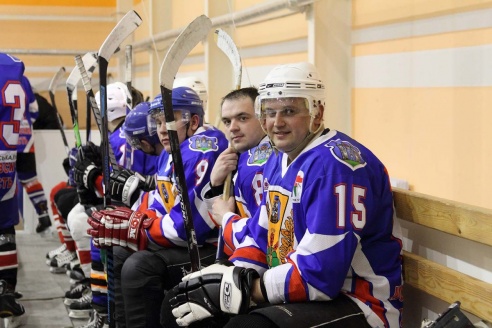 На лед в Горках вышли военнослужащие. Фоторепортаж