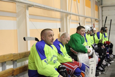 На лед в Горках вышли военнослужащие. Фоторепортаж