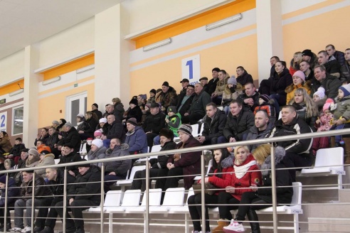 На лед в Горках вышли военнослужащие. Фоторепортаж