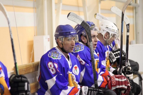 На лед в Горках вышли военнослужащие. Фоторепортаж