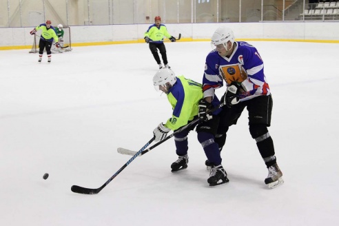 На лед в Горках вышли военнослужащие. Фоторепортаж