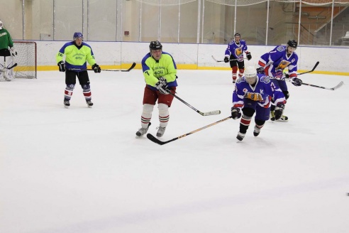 На лед в Горках вышли военнослужащие. Фоторепортаж