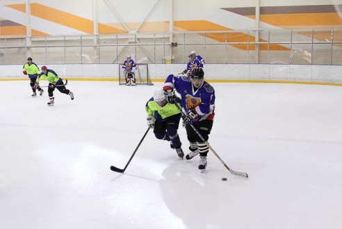 На лед в Горках вышли военнослужащие. Фоторепортаж