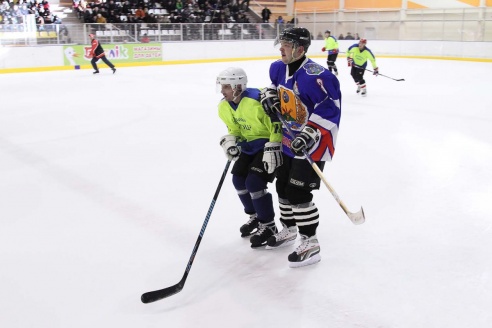 На лед в Горках вышли военнослужащие. Фоторепортаж