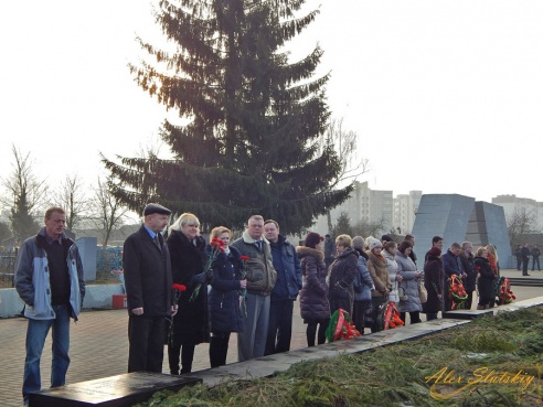 23 февраля состоялось возложение цветов и венков к вечному огню