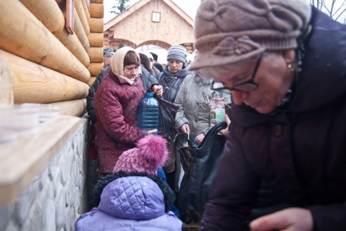 В обновленном Кагальном колодце освятили воду