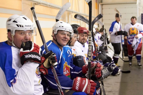 Горкам остается ждать ответной игры