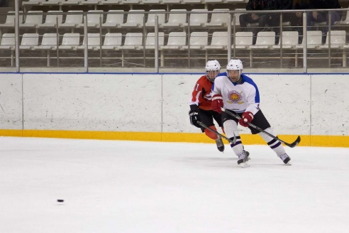 Горкам остается ждать ответной игры