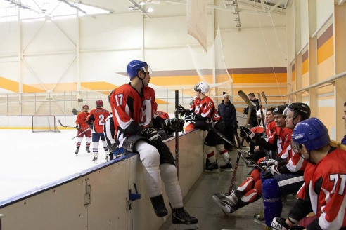 Горкам остается ждать ответной игры