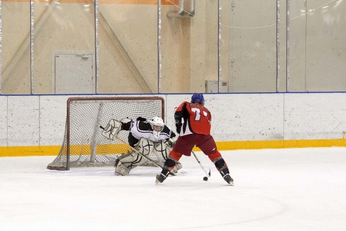 Горкам остается ждать ответной игры