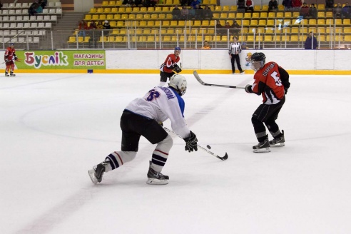 Горкам остается ждать ответной игры