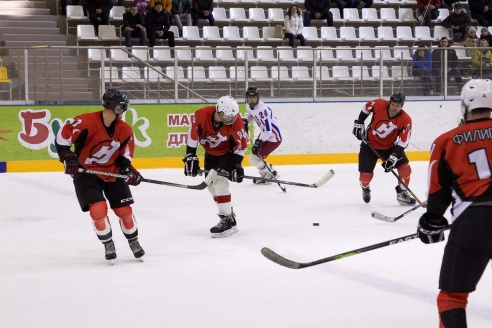 Горкам остается ждать ответной игры